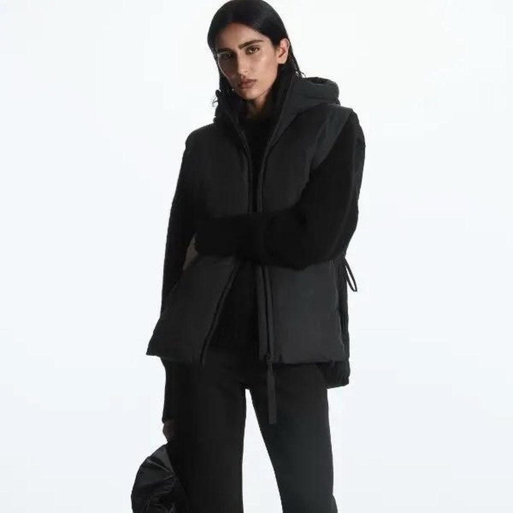 Cos Padded Hooded Vest 🖤